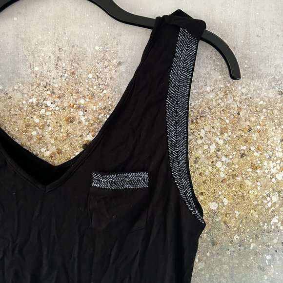 Guess Sleeveless Tank Top (NWOT) - Picture 3 of 10